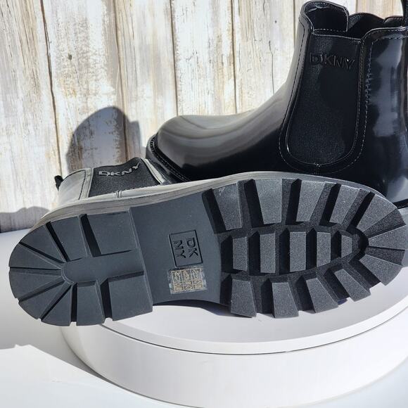 NEW - DKNY Women's Senni Chelsea Lug Boots - Size 9.5 - Black - Picture 10 of 11